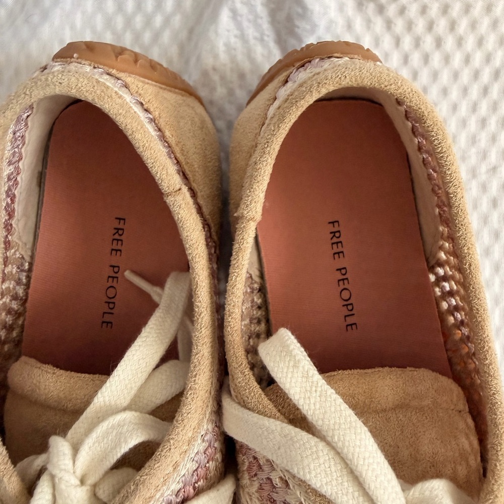 Free People NWT Crochet Low Pro Sneakers Beige & Pink Knit Sneakers Lightweight - Picture 4 of 9